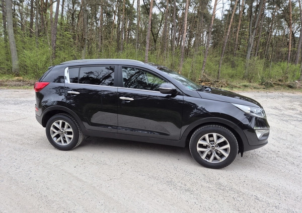 Kia Sportage cena 49900 przebieg: 180000, rok produkcji 2015 z Białobrzegi małe 497